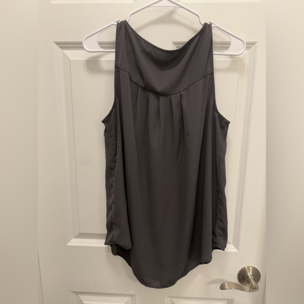 grey blouse